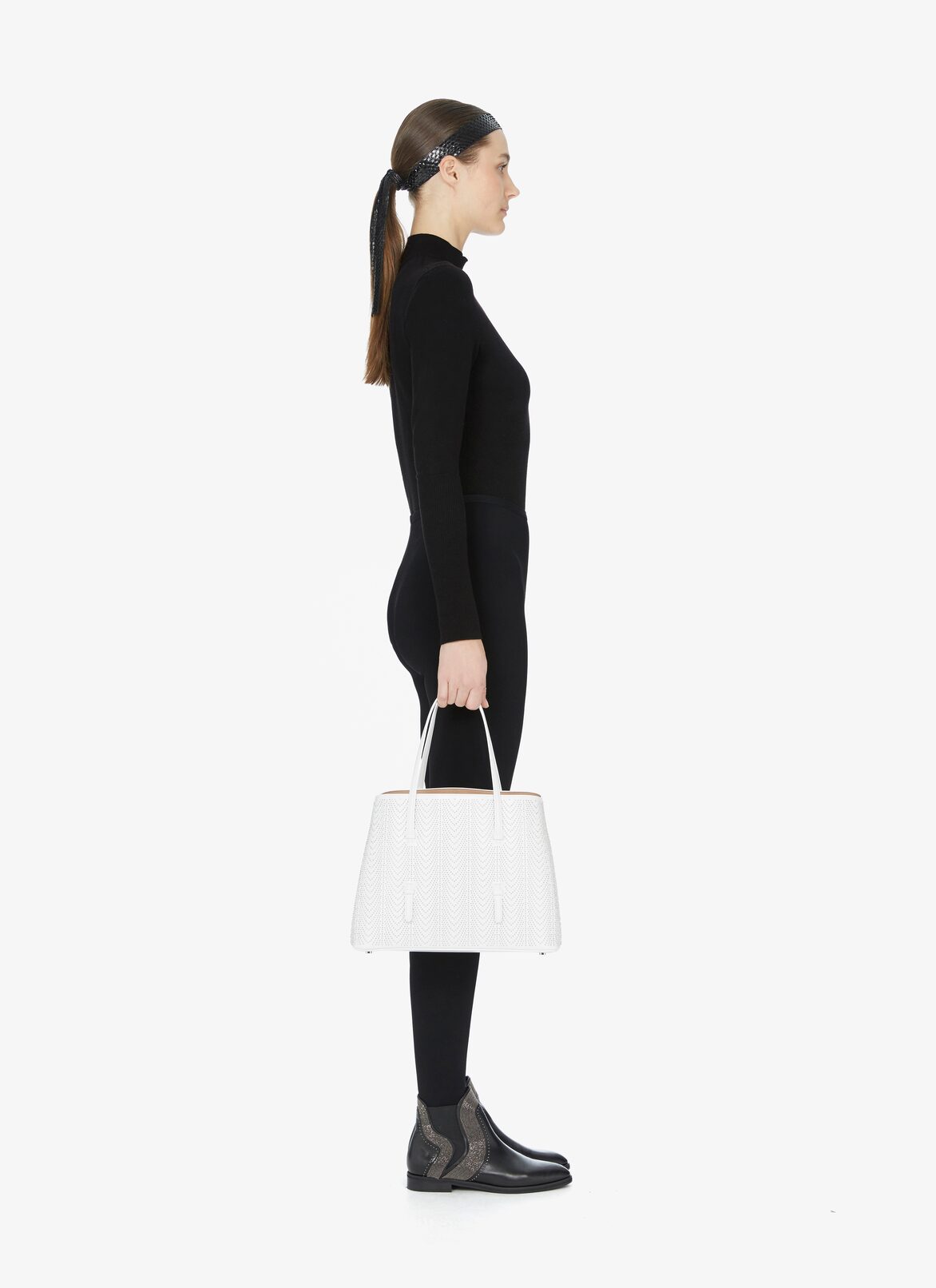 MINA MEDIUM CUIR LUX CASCADE OPTICAL WHITE ALAÏA WHITE  MINA MEDIUM CUIR LUX CASCADE OPTICAL WHITE
